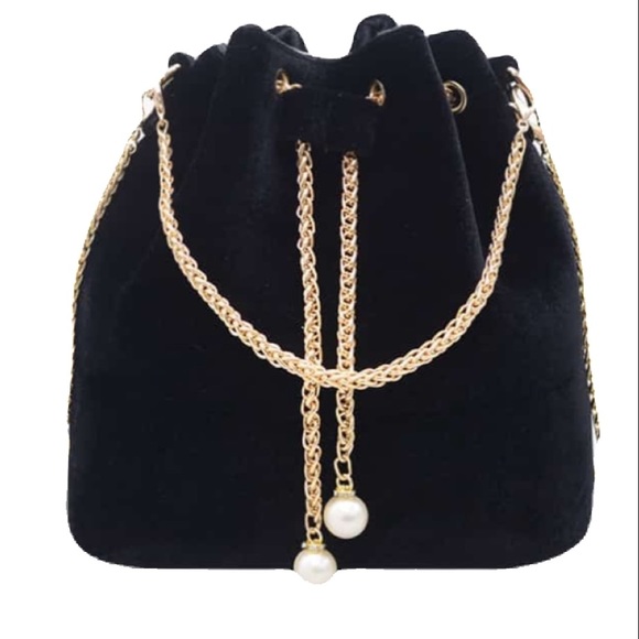 Handbags - Last 1! Velvet Drawstring Bucket Bag w/faux pearls